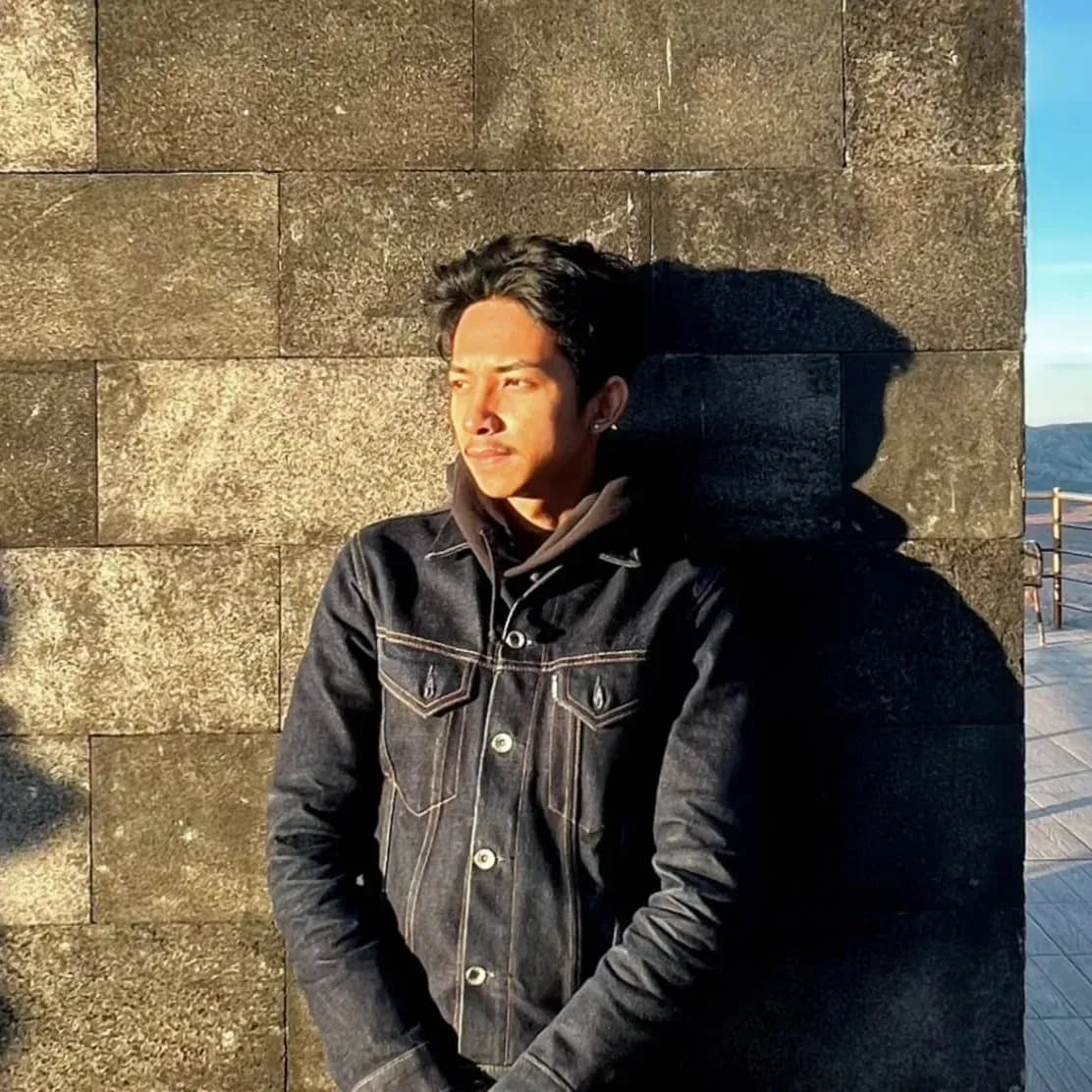 Ihza Mahendra - Founder & Web Developer